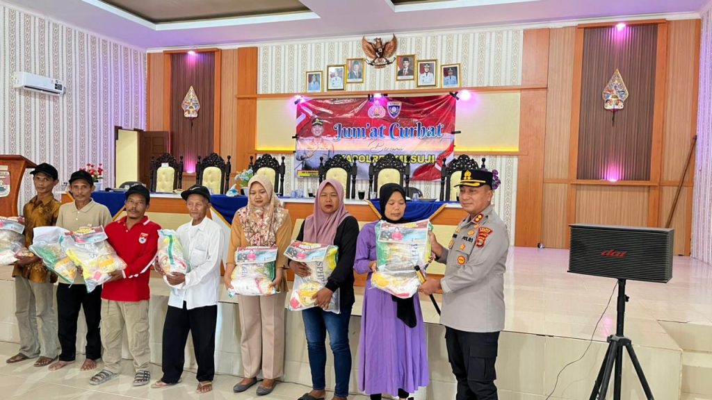 Kapolres Mesuji melaksanakan Kegiatan Jumat Curhat guna menampung aspirasi Masyarakat